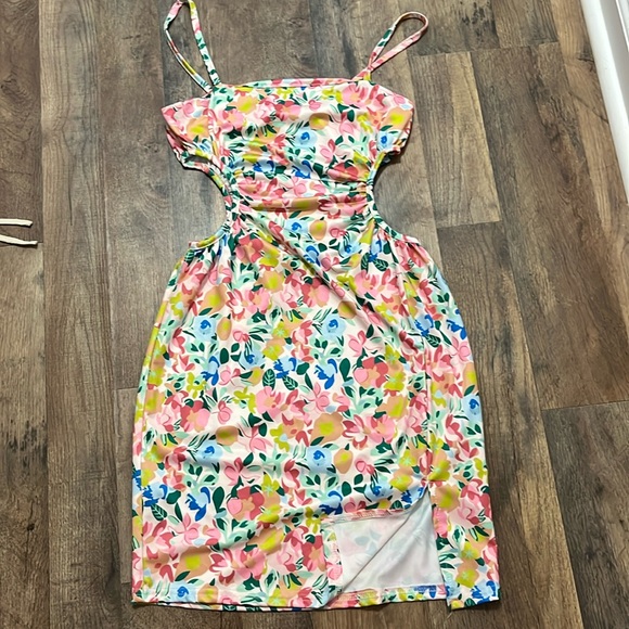 Gorgeous Midi dress from Amazon! Size small! - Picture 1 of 4